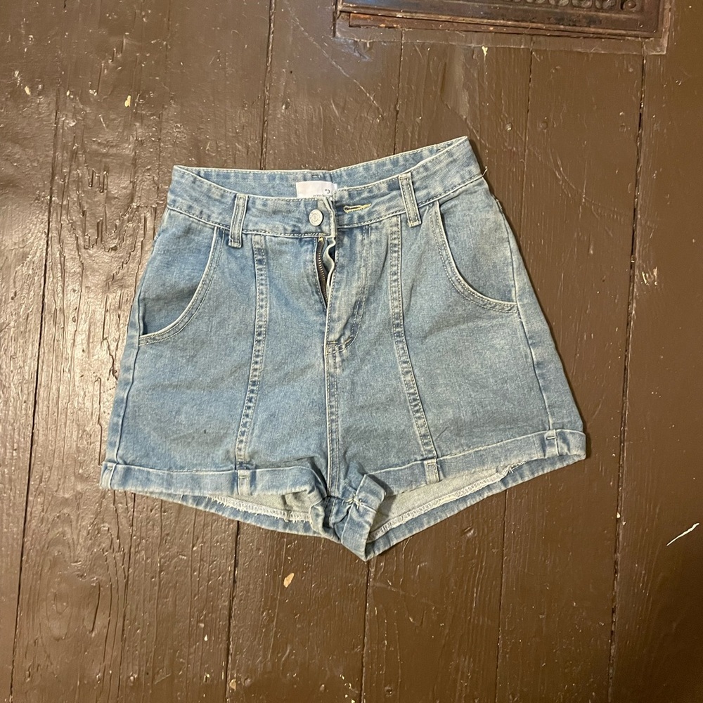 Size small trendy shorts